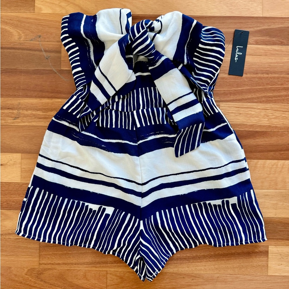 Lulus blue and white striped tie-front strapless romper size S